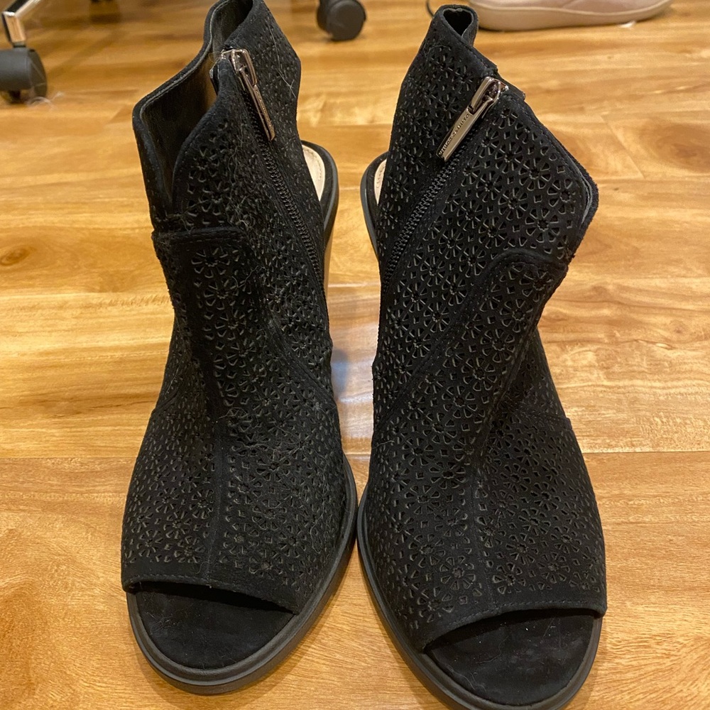 NWT Vince Camuto Booties Size 7.5